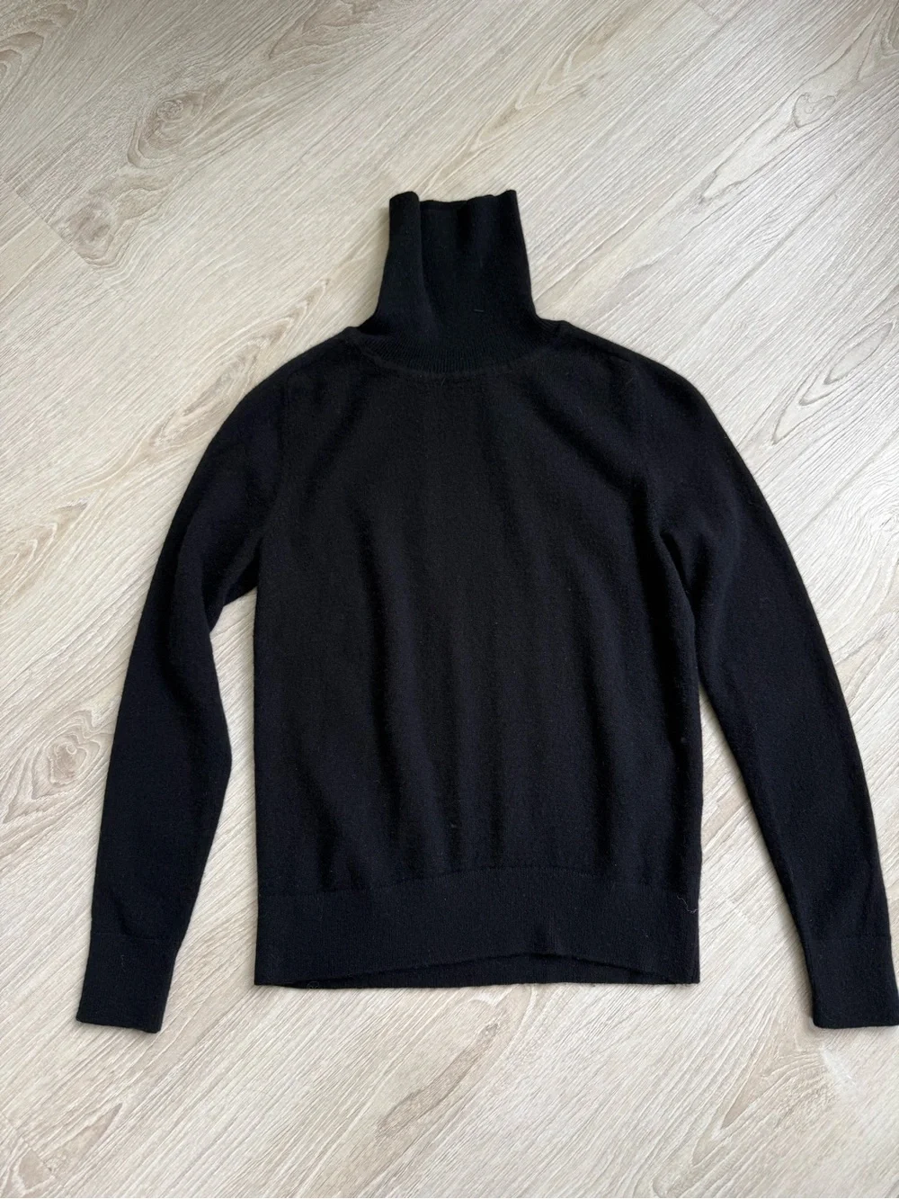 Quince Mongolian Cashmere Black Turtleneck Sweater- XS